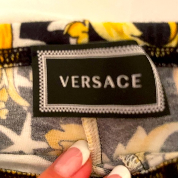 VERSACE Baroque Print Leggings Pants Boys Girls 24M 2T - Picture 3 of 4